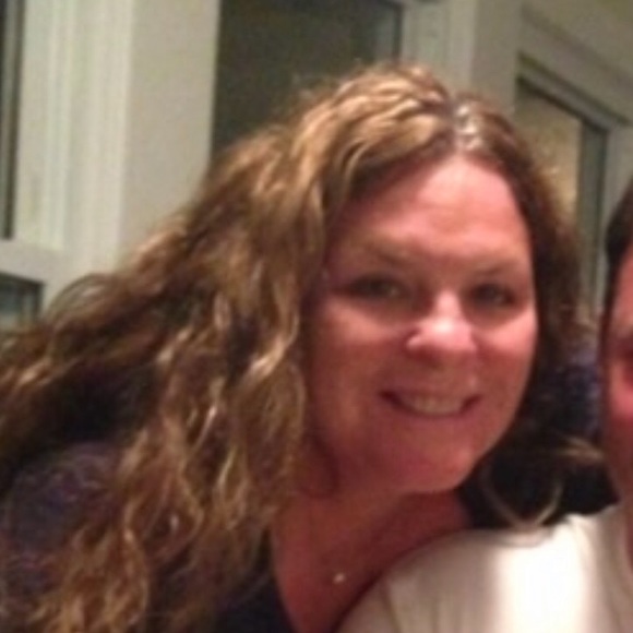 Meet your Posher, Beth - Picture 2 of 2